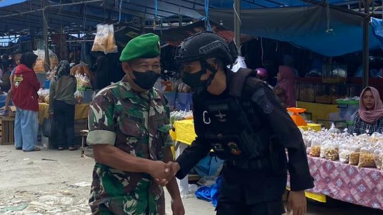 Detasemen Gegana Satuan Brimob Polda Riau dan Kodim 0301 Kota Pekanbaru, Lakukan Patroli Garnizun
