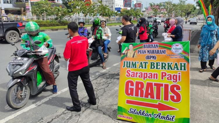 Barisan Puan Maharani Untuk Indonesia Riau Eksis Berbagi Sarapan Setiap Jumat