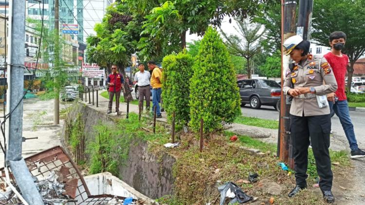 Tabrakan Maut di Jalan Sudirman Pekanbaru, Seorang Pengendara Sepeda Motor Terpental dan Tewas