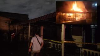 Diduga Korsleting, Satu Unit Rumah di Jalan Tanjung Medang Limapuluh Pekanbaru Hangus Terbakar